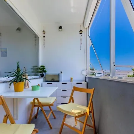Stone & Sun 2bdr With Balcony Zadar